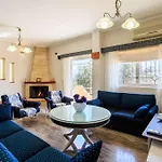Grandvillle Escape With Breathtaking Views Holiday home *