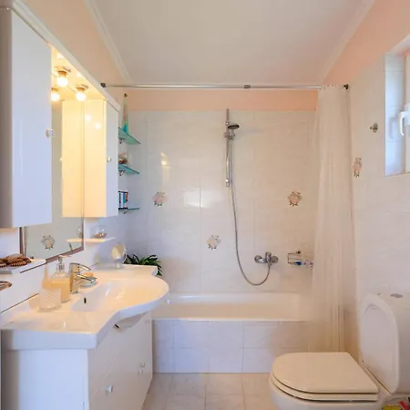 Grandvillle Escape With Breathtaking Views