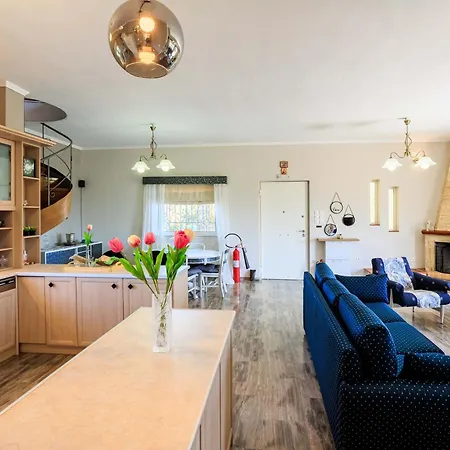 Grandvillle Escape With Breathtaking Views Holiday home