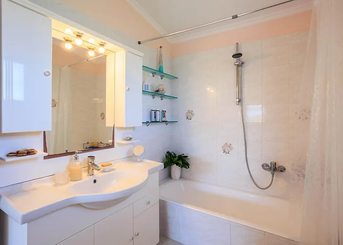 Grandvillle Escape With Breathtaking Views * Galatakion