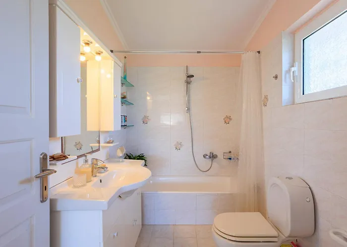 Grandvillle Escape With Breathtaking Views