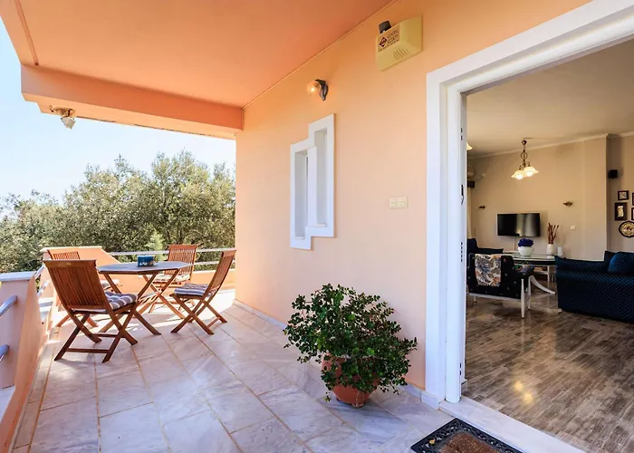 Grandvillle Escape With Breathtaking Views * Galatakion